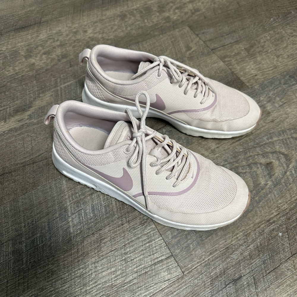Nike shoes size 7
